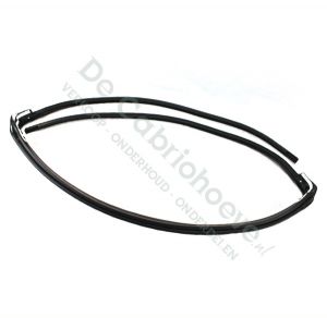 MX5 Sealing strip soft-top of rubber (front)